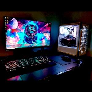 A new pc,monitor mouse,mouse pad,desk keyboard